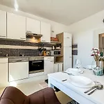 R Und S Stylische I Kueche I Parkplatz I Smart Tv Apartmán *