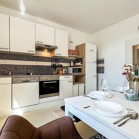 R Und S Stylische I Kueche I Parkplatz I Smart Tv Lägenhet *